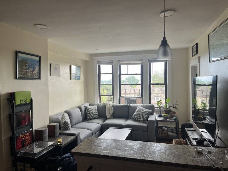 Two Bedroom Apartment Somerville