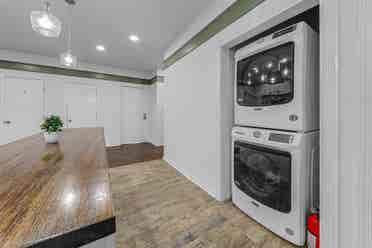 Rooms Available in Grant Park!