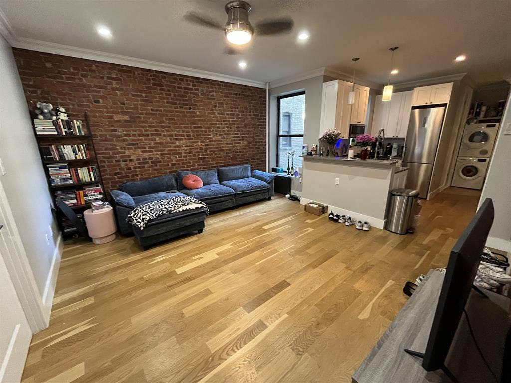 Beautiful Spacious Bedroom