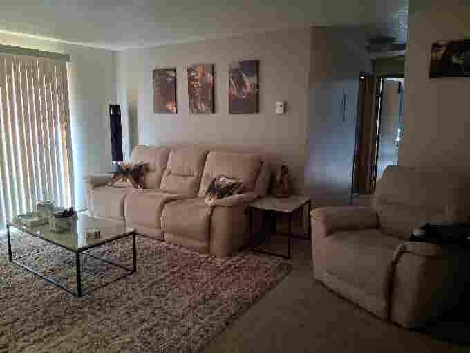 Room for rent in Clackamas.