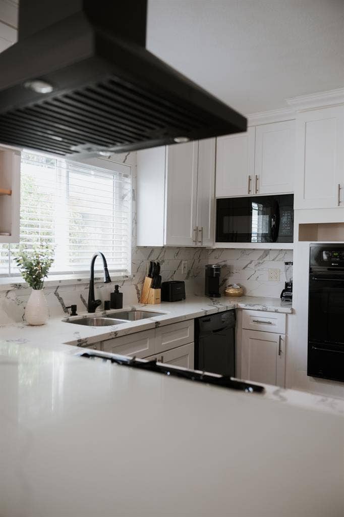 Spacious 3BR House with DTLA Views