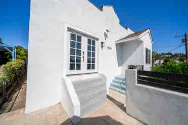 Spacious 3BR House with DTLA Views