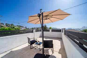 Spacious 3BR House with DTLA Views