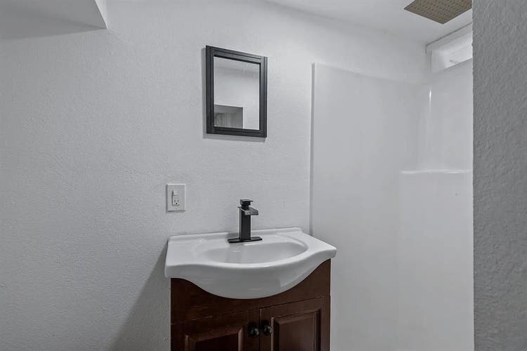 Private gated 1 bed one bath