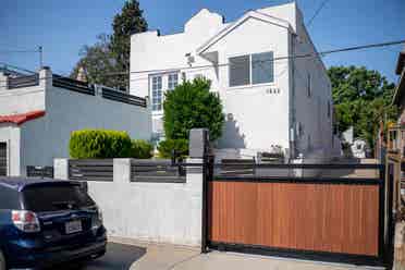Gated 3BR House with DTLA Views