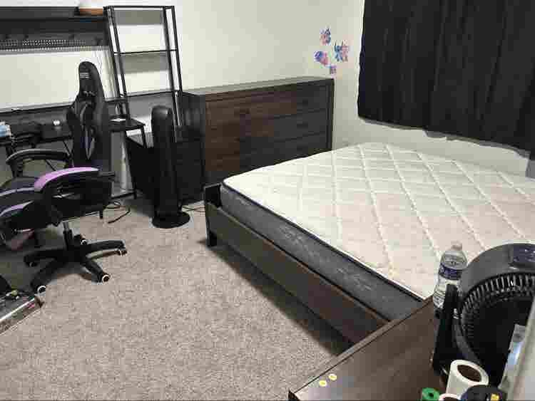 1 room for rent in  bath