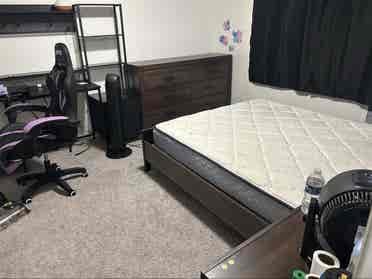 1 room for rent in  bath