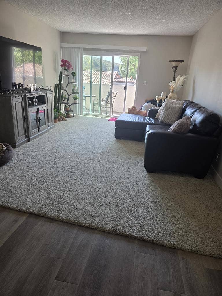 Cozy Private Room Available