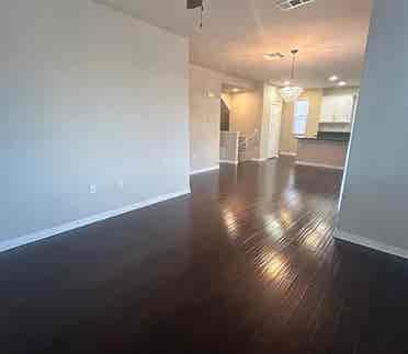 Beautiful Townhouse -  Private Room