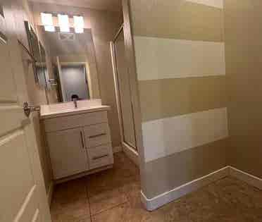 Beautiful Townhouse -  Private Room