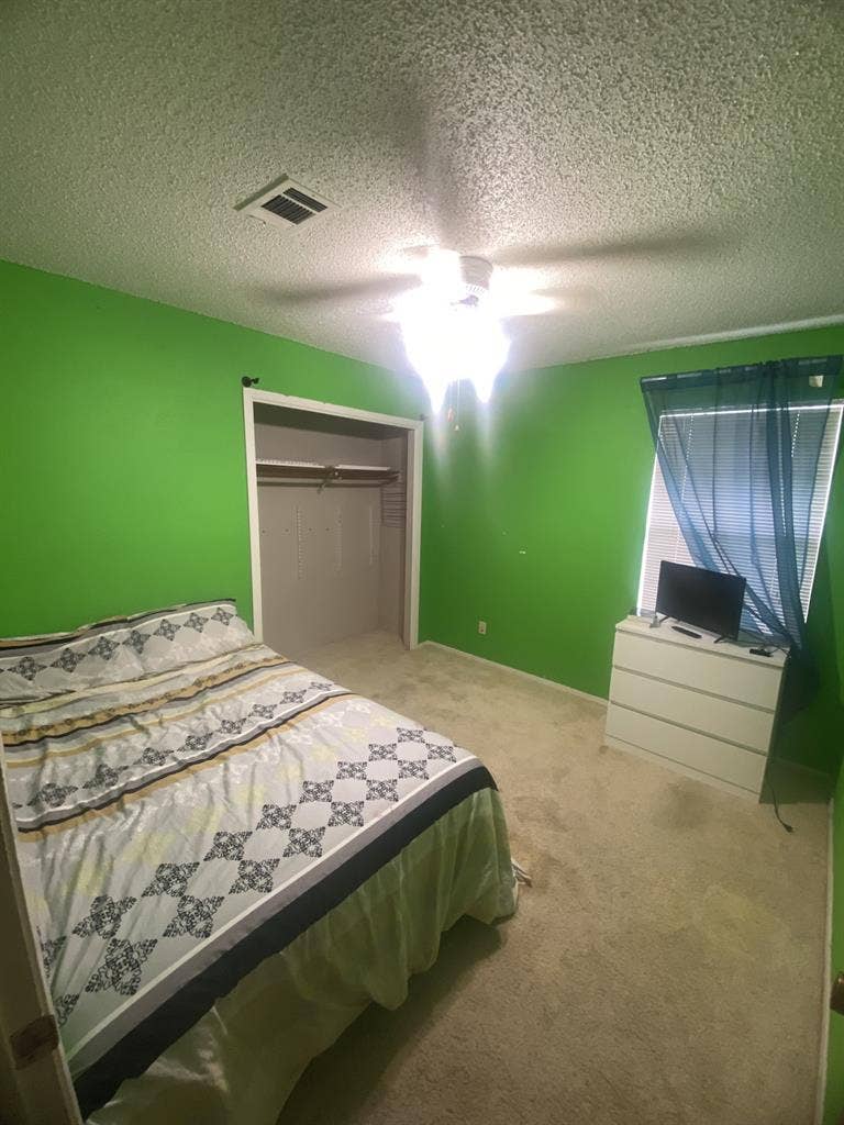 Renting out bedroom in house