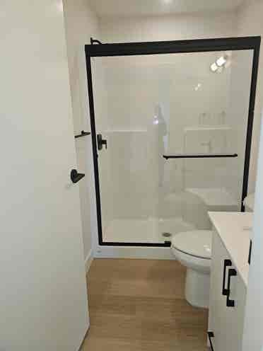 New  Bath Condo-Langford