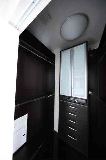(Penthouse Floor) need 1 roommate.