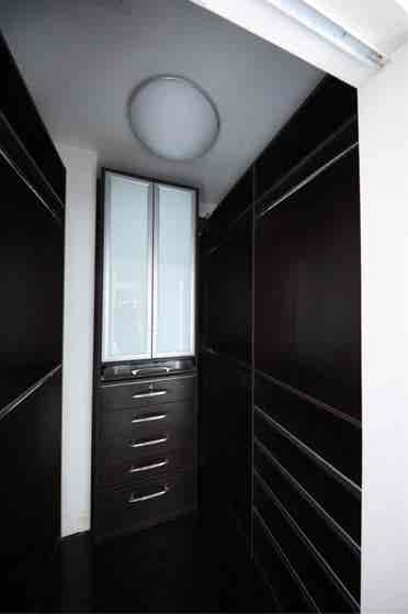 (Penthouse Floor) need 1 roommate.