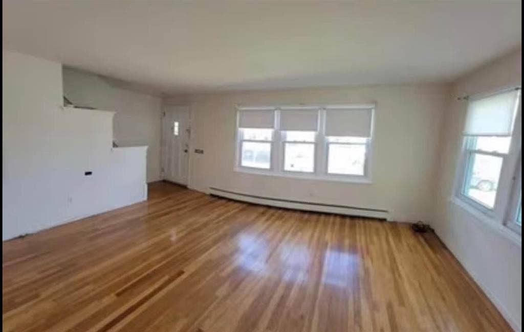 Looking for a roomate!