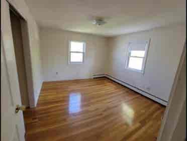Looking for a roomate!