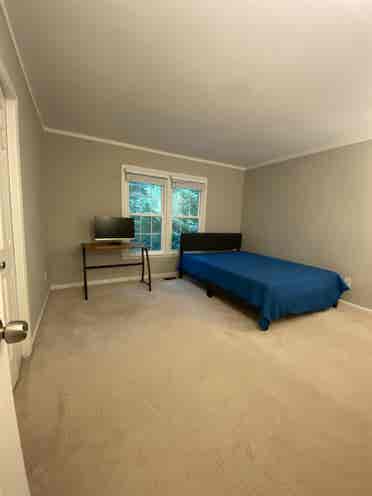 Private Room in Montgomery Village