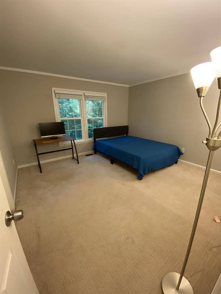 Private Room in Montgomery Village