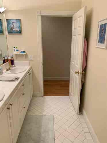 Spacious Bdrm In Beautiful Home