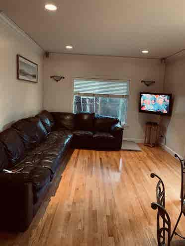 Spacious Bdrm In Beautiful Home