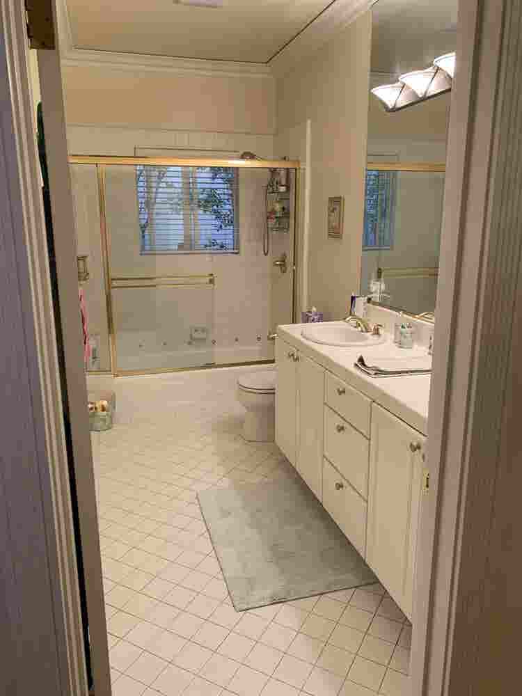Spacious Bdrm In Beautiful Home