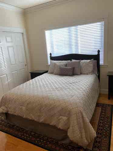 Spacious Bdrm In Beautiful Home