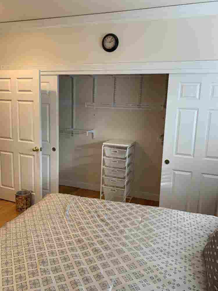 Spacious Bdrm In Beautiful Home