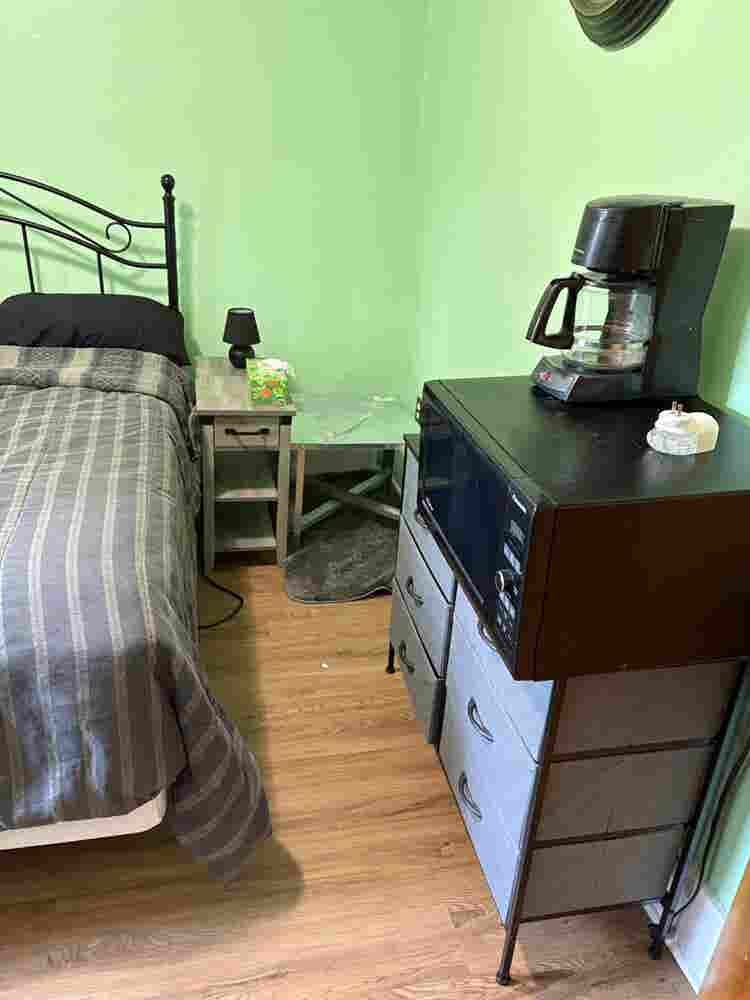 Room for rent for male housemate