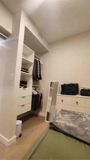 Looking for a female flatmate