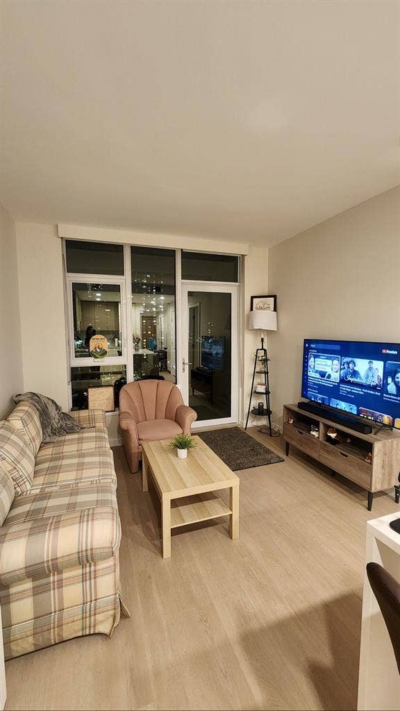 Looking for a female flatmate