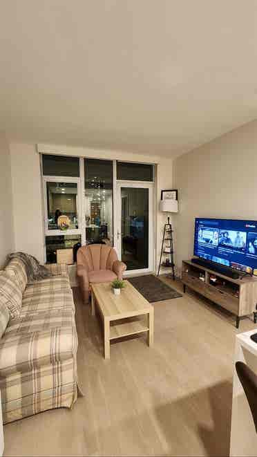Looking for a female flatmate