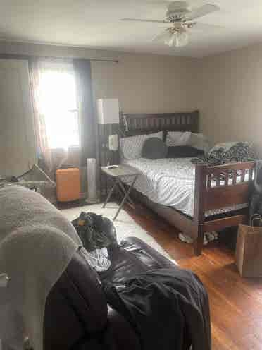 Room available in Edison
