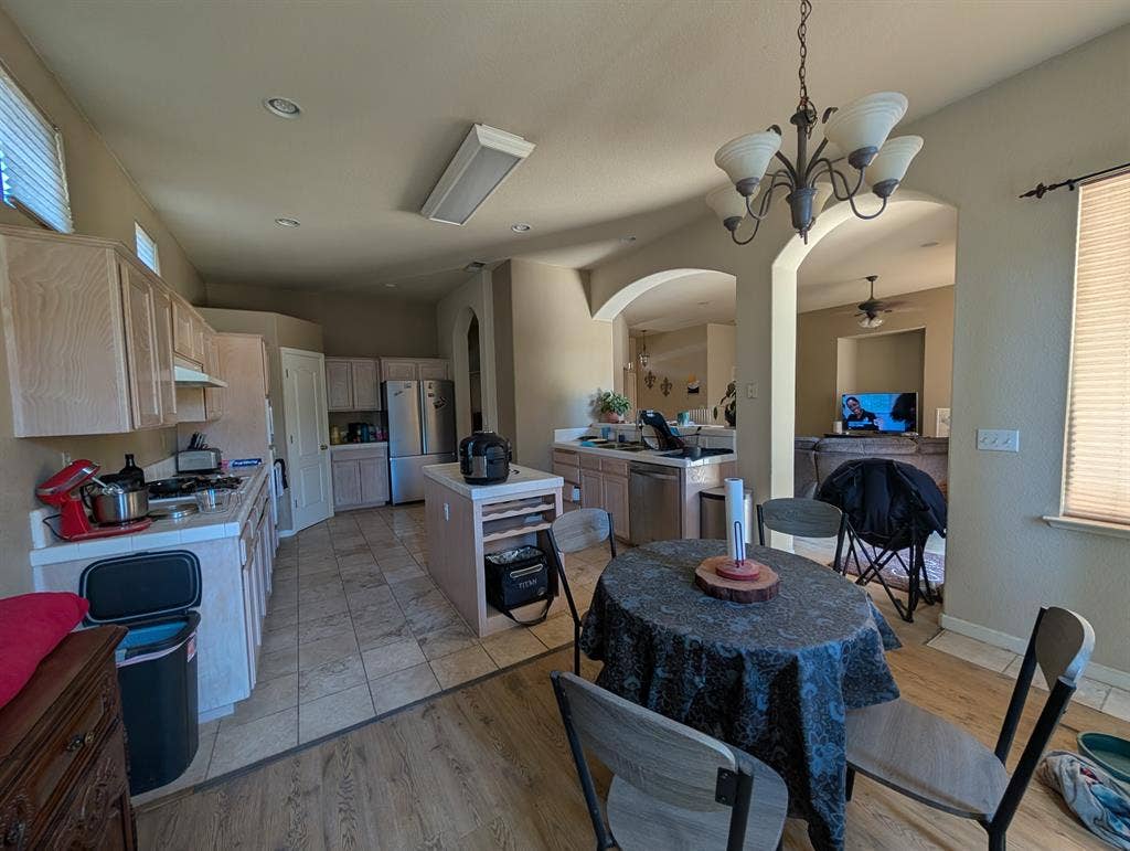 Looking for roommates