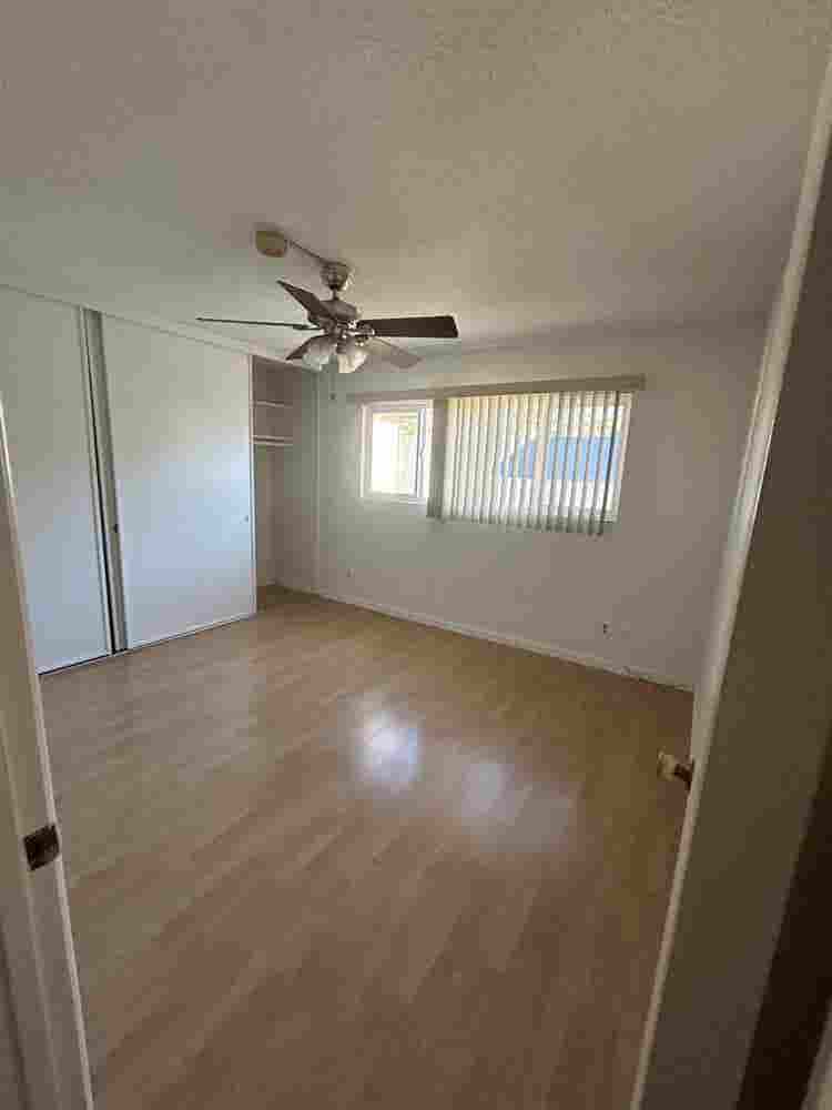 Room for Rent in Burbank - Females