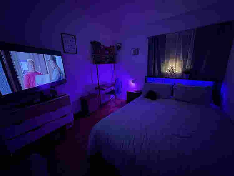 Room w/ private bathroom in UH