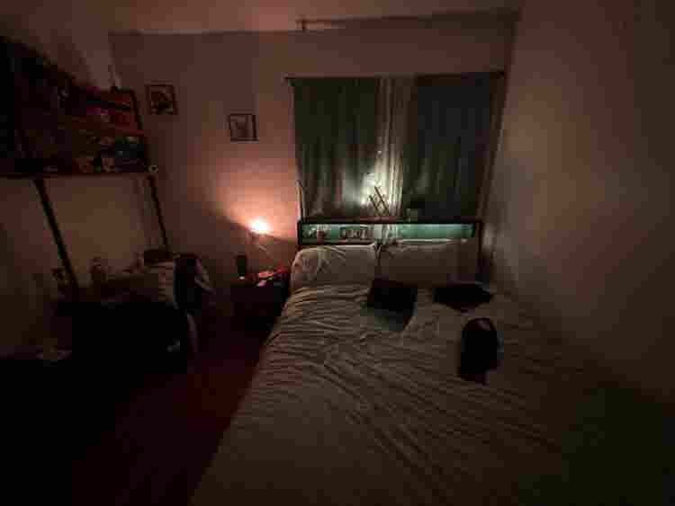 Room w/ private bathroom in UH