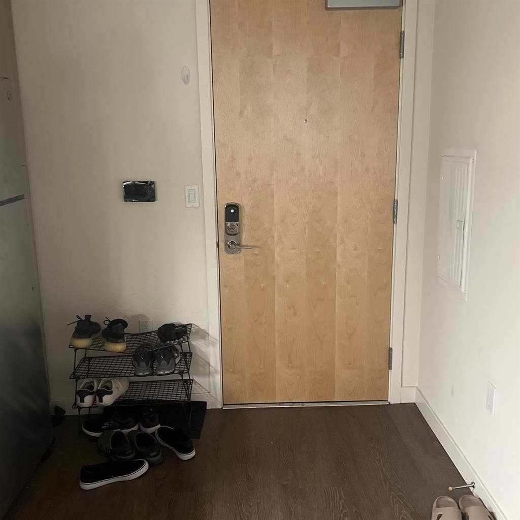 Seeking a new roommate for lease
