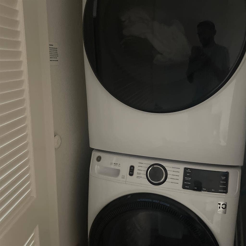 Seeking a new roommate for lease