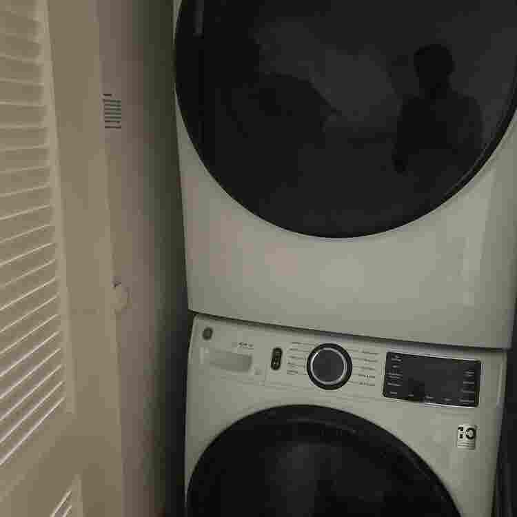 Seeking a new roommate for lease