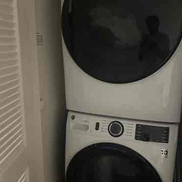 Seeking a new roommate for lease