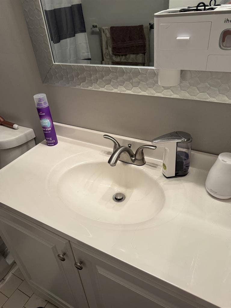 1BR personal hall bath.
pics soon