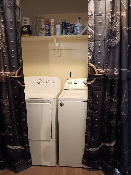Large Master Bedroom For Rent.