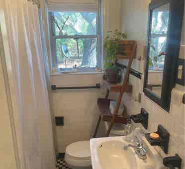 Room available in Avondale!