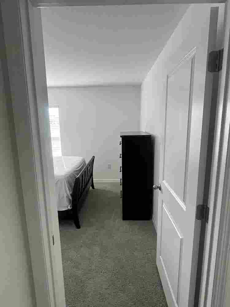 Private bedroom and bathroom rental