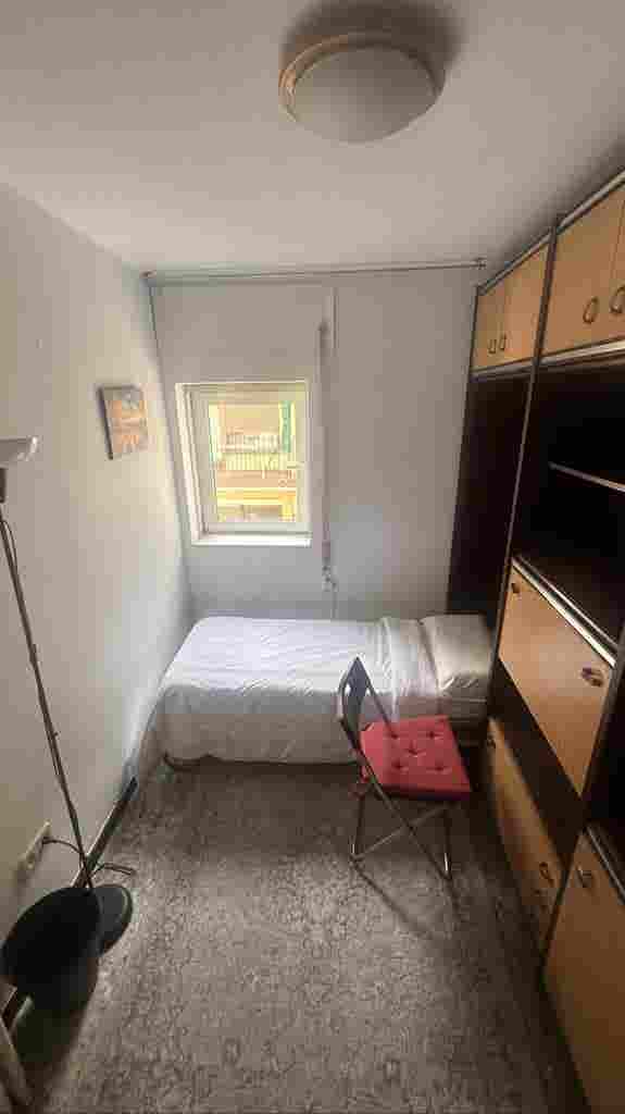 Room available for rent