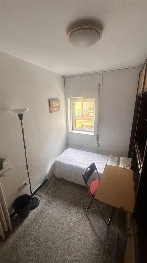 Room available for rent