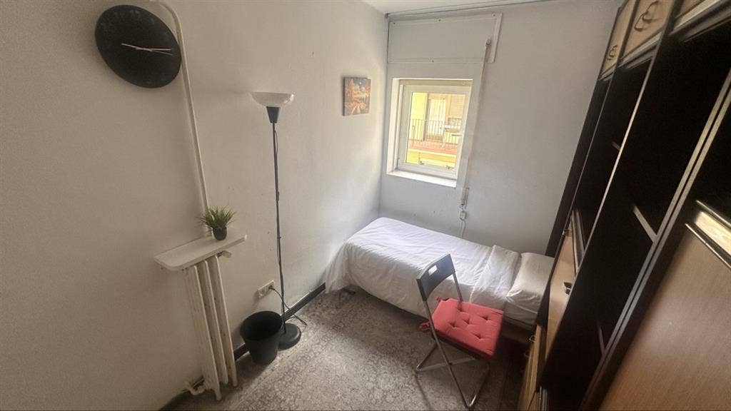 Room available for rent