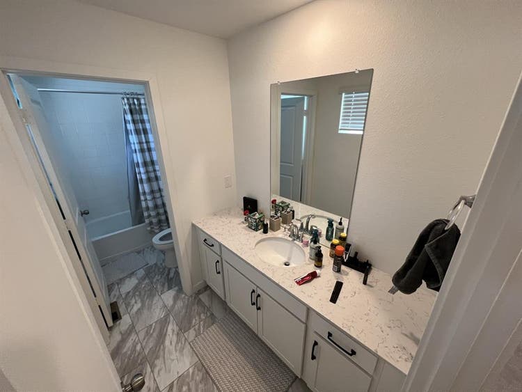 East Aurora Private Bed/Bath rent