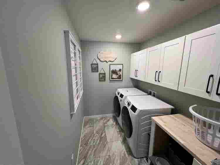 East Aurora Private Bed/Bath rent