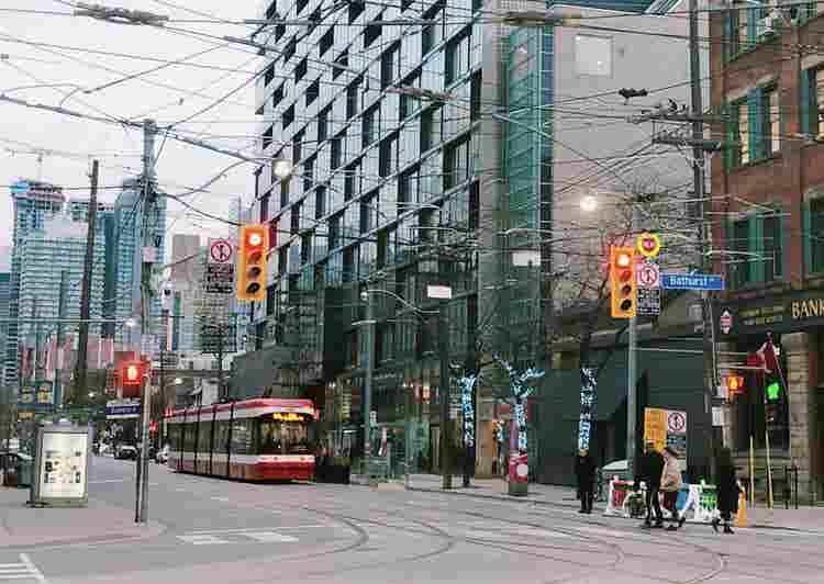 Condo on King West 5*